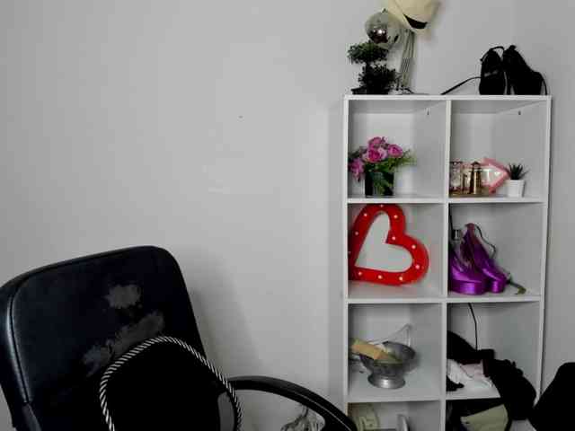 EvelynBlond26 webcam