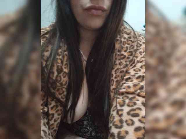 Hotcurvi webcam