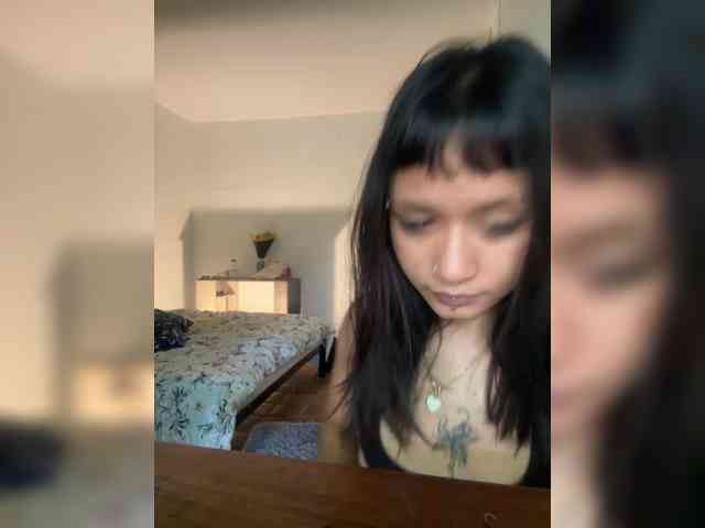 IrisSweety webcam