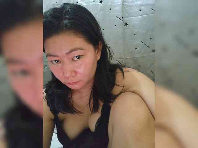 Model: Chinita