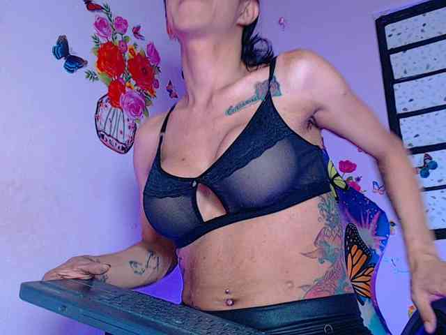 daslytsroze Live Webcam on BongaCams