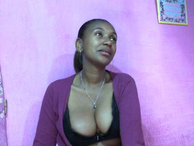 Mynah live cam on BongaCams