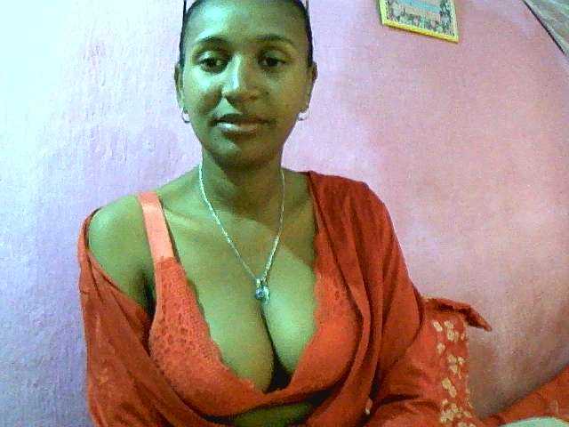 Mynah live cam on BongaCams