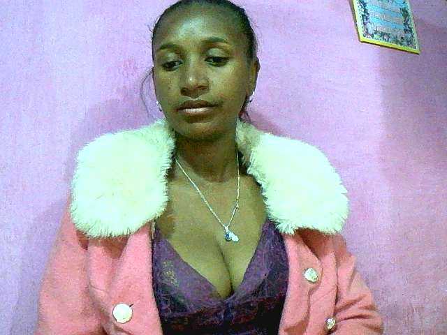 Mynah live cam on BongaCams