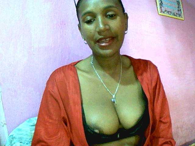 Mynah live webcam show