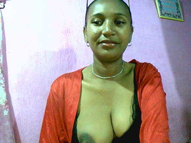 Mynah live cam on BongaCams