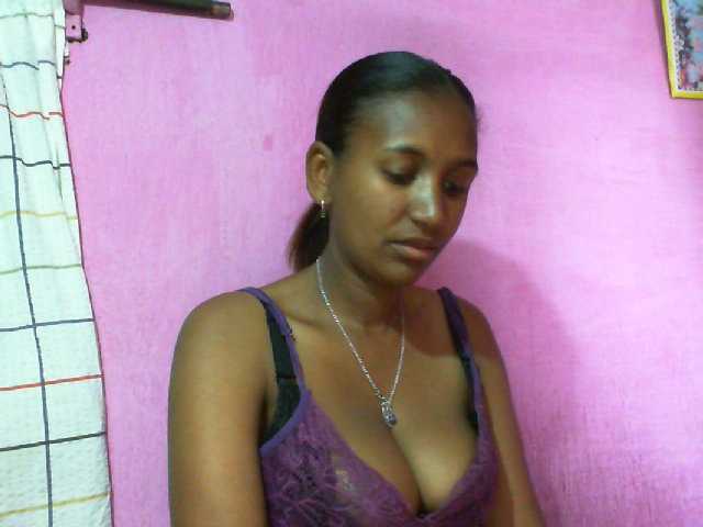 Mynah live cam on BongaCams