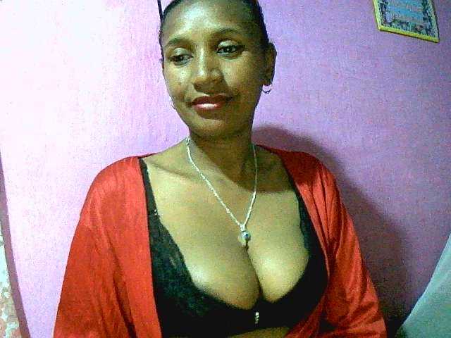 Mynah live cam on BongaCams