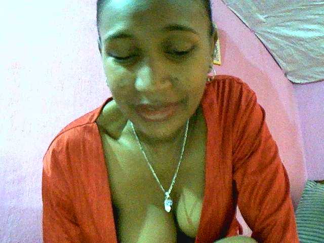 Mynah live cam on BongaCams