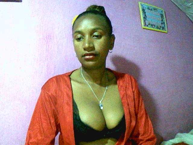 Mynah live webcam show