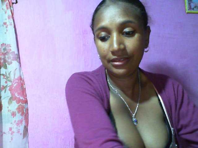 Mynah live cam on BongaCams