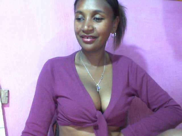 Mynah live cam on BongaCams