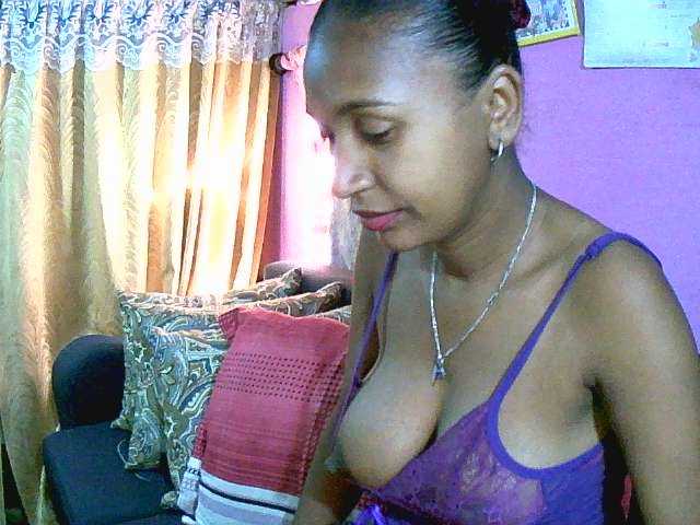 Mynah live cam on BongaCams