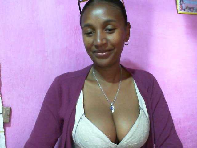 Mynah live cam on BongaCams