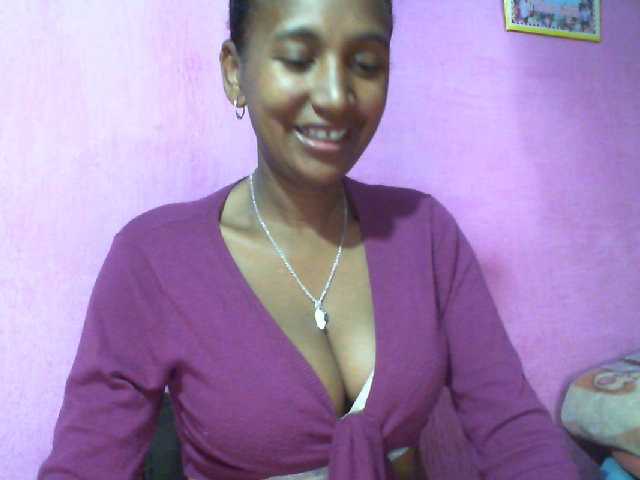 Mynah live cam on BongaCams