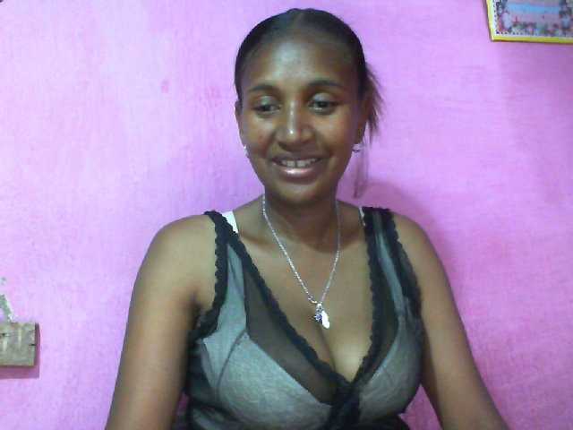 Mynah live cam on BongaCams