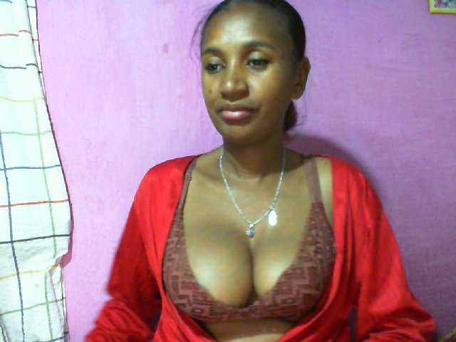 Mynah live cam on BongaCams