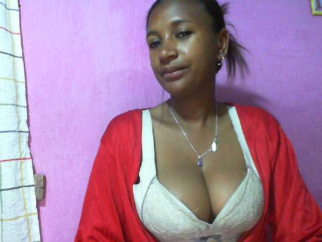 Mynah live cam on BongaCams