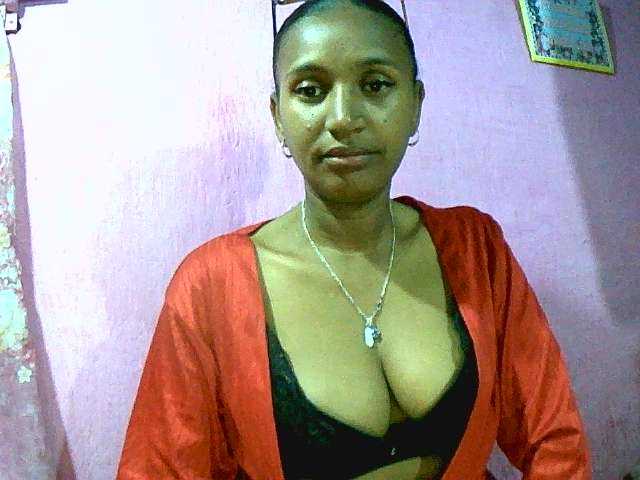 Mynah live cam on BongaCams