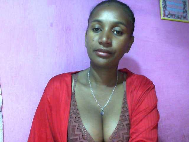 Mynah live cam on BongaCams
