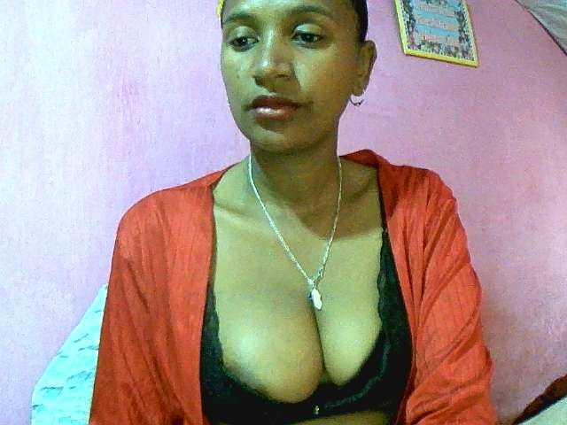 Mynah live webcam show