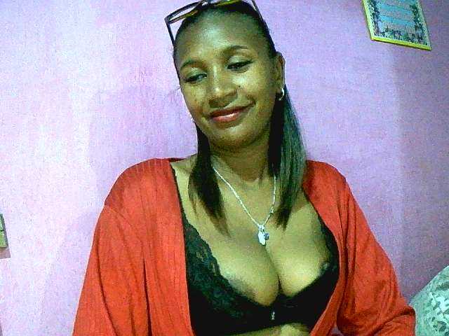 Mynah live cam on BongaCams