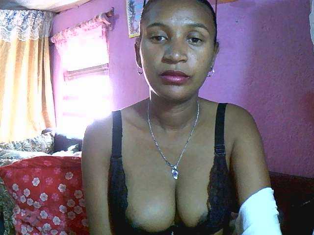Mynah live cam on BongaCams