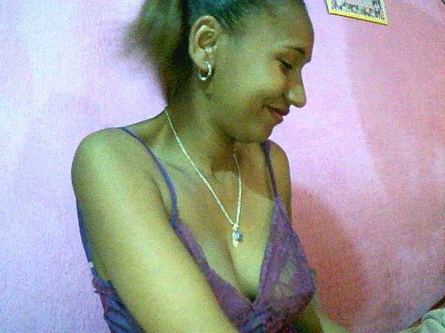 Mynah live cam on BongaCams