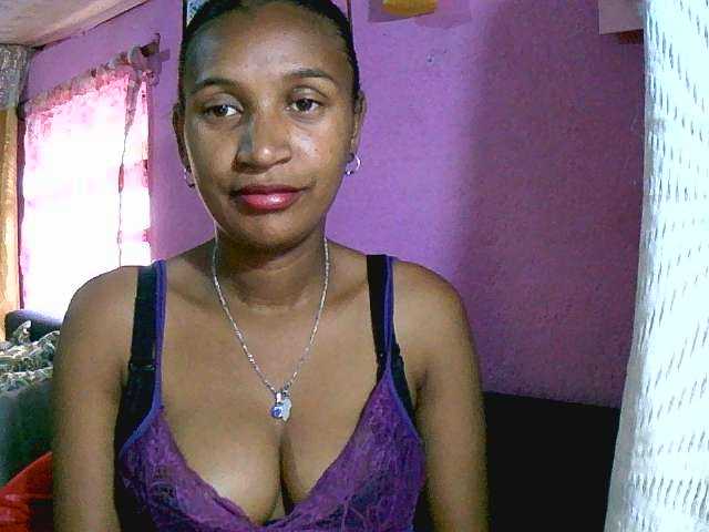 Mynah live cam on BongaCams