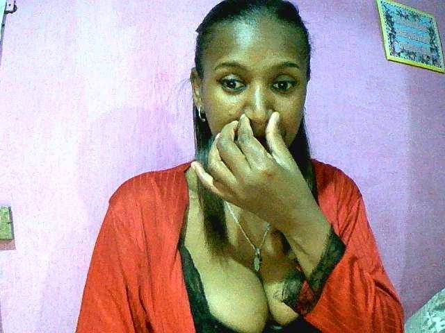 Mynah live cam on BongaCams