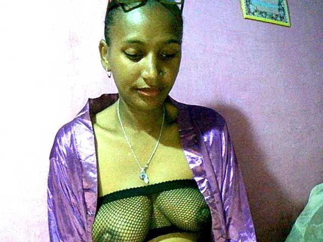 Mynah live cam on BongaCams