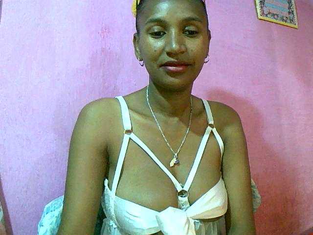 Mynah live webcam show