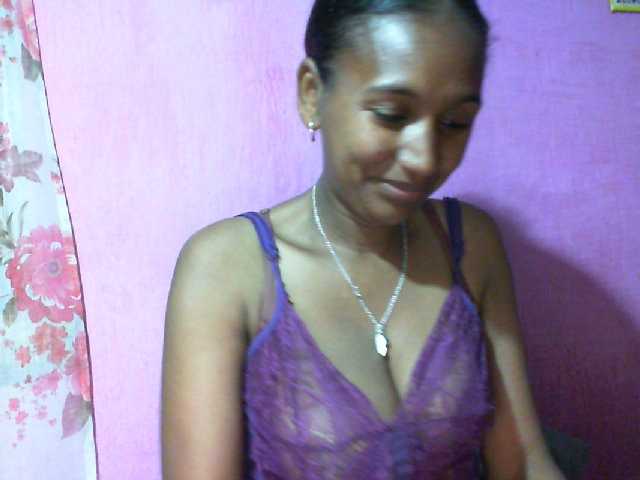 Mynah live cam on BongaCams