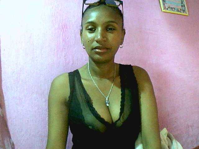 Mynah live cam on BongaCams