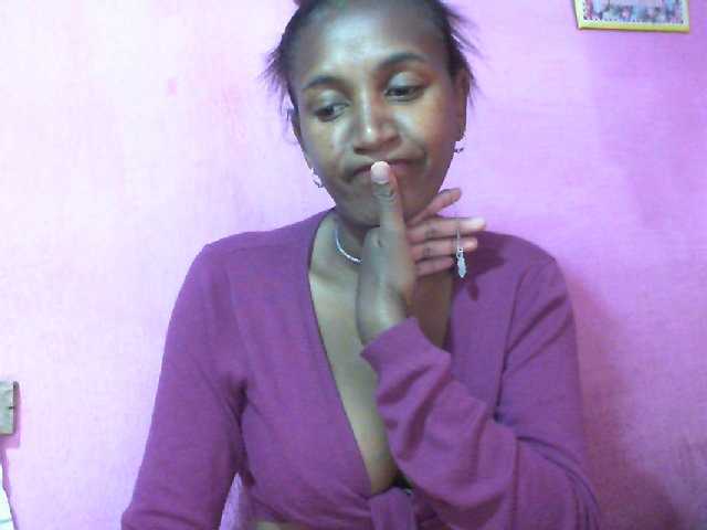 Mynah live cam on BongaCams