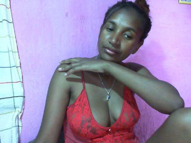 Mynah live cam on BongaCams