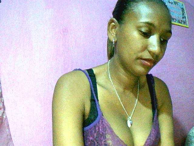 Mynah live cam on BongaCams
