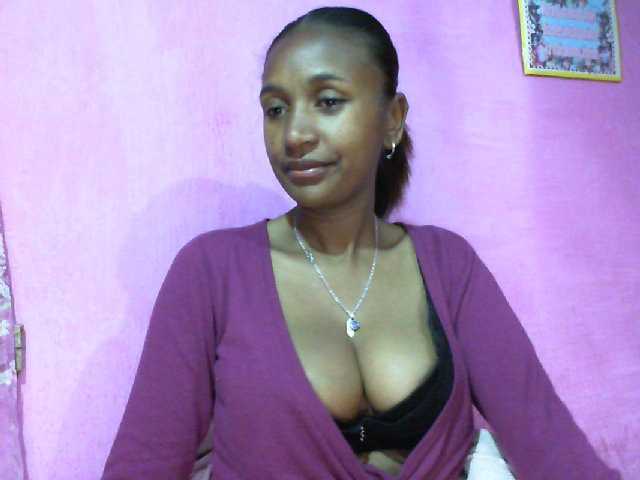 Mynah live cam on BongaCams
