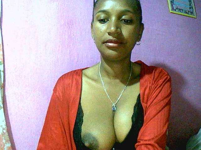 Mynah live cam on BongaCams
