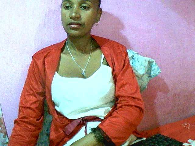 Mynah live webcam show