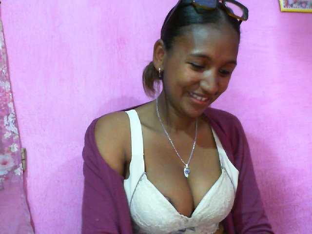 Mynah live cam on BongaCams