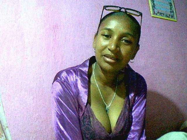 Mynah live cam on BongaCams