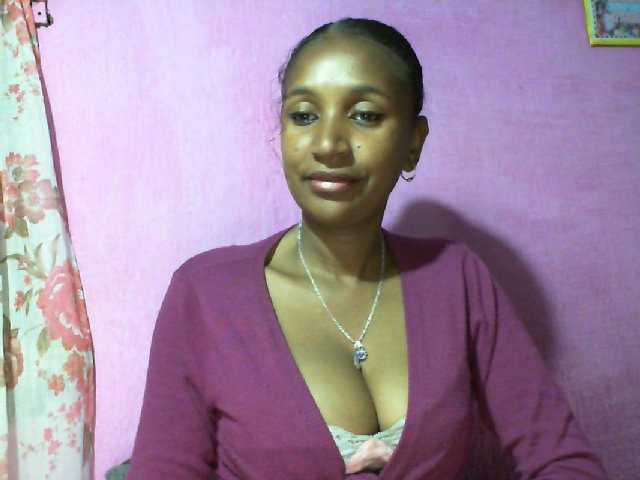 Mynah live cam on BongaCams
