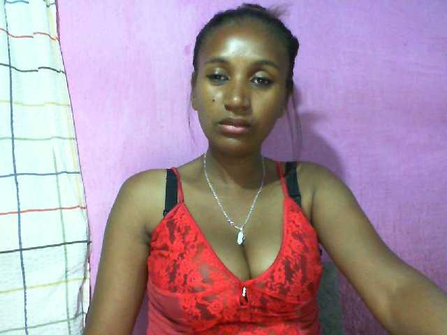 Mynah live cam on BongaCams