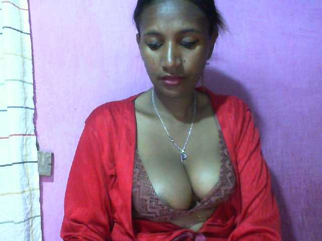 Mynah live cam on BongaCams