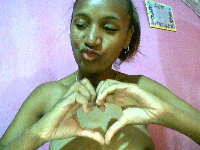 Mynah live cam on BongaCams