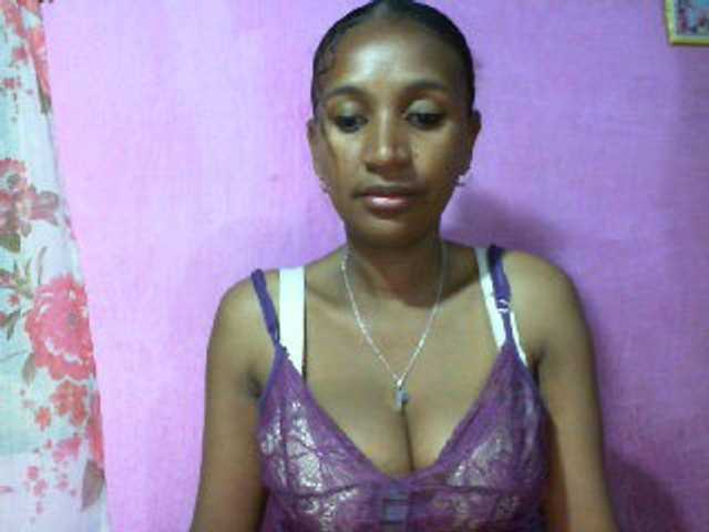 Mynah live cam on BongaCams