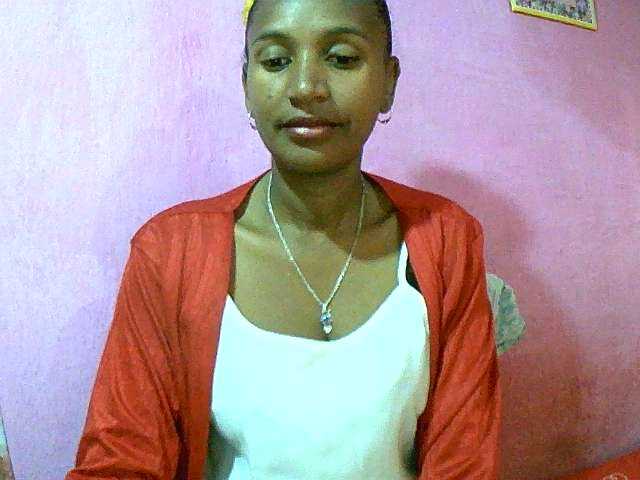 Mynah live webcam show