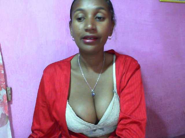 Mynah live cam on BongaCams