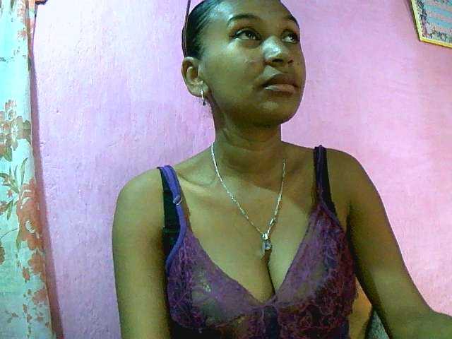 Mynah live cam on BongaCams